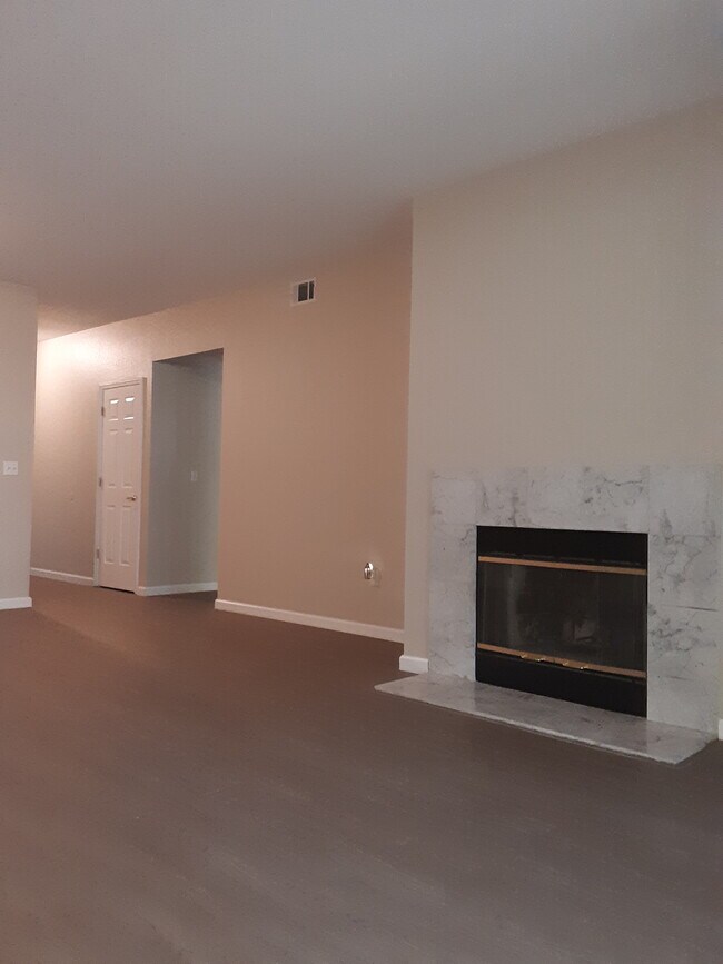 Foto del edificio - 2598 Oak Rd