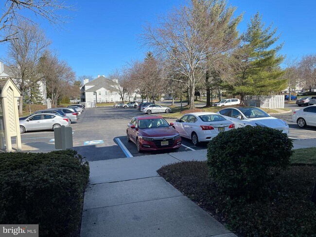 Foto del edificio - 205 Salem Ct