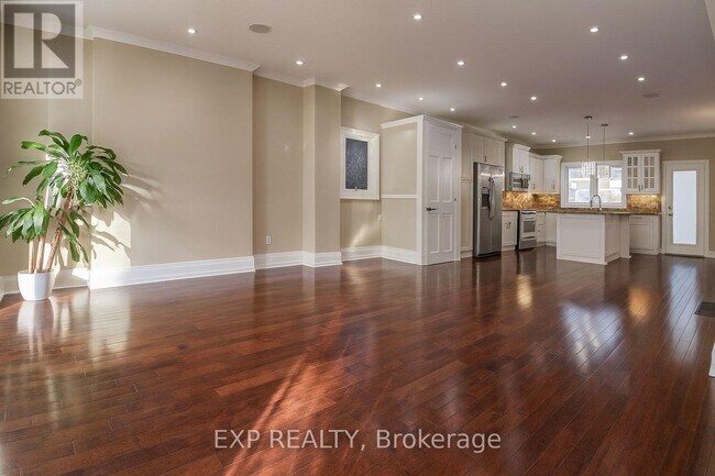 Photo du bâtiment - 1291 Pape Ave