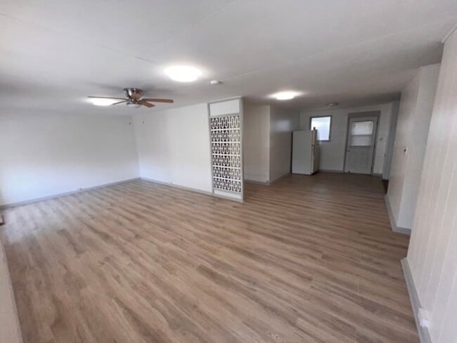 Building Photo - 4/2/3 + Office Space - Single Family Home ...