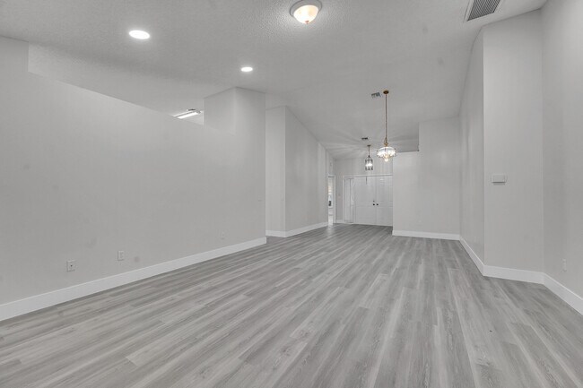 Foto del edificio - 13048 Meadowbreeze Dr