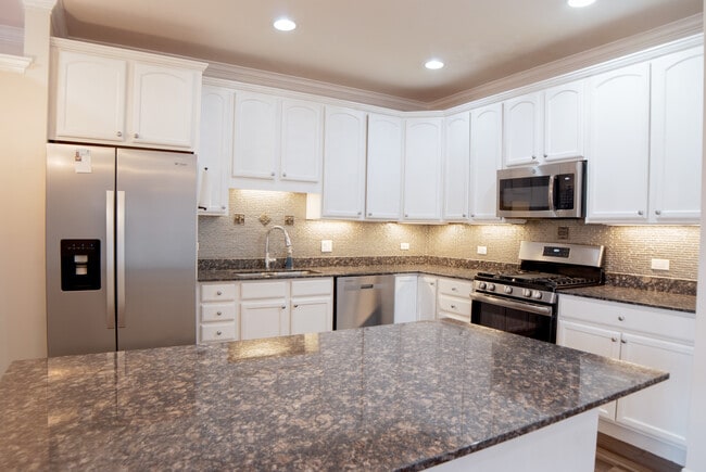 Foto del edificio - 4953 Oakton St