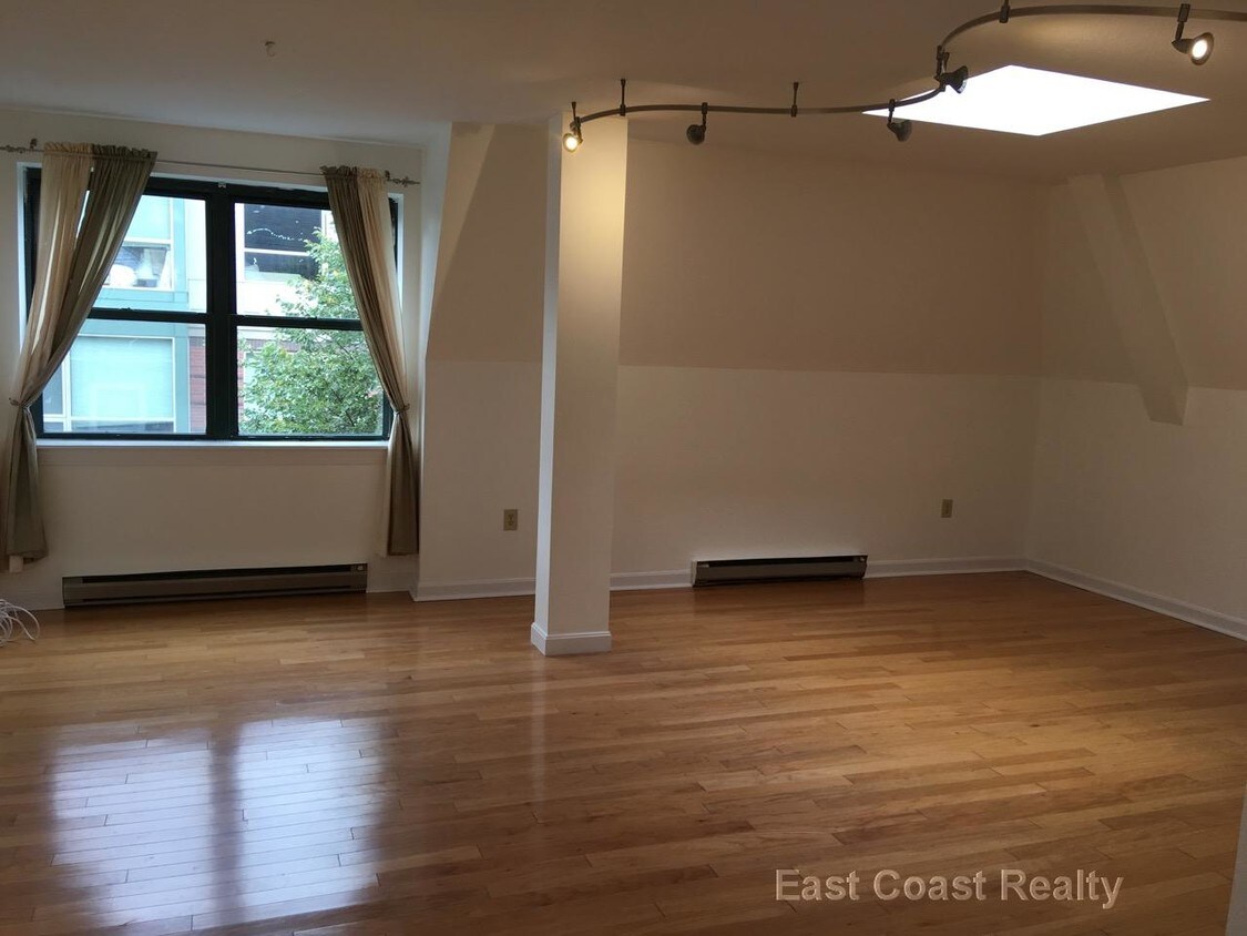 Foto principal - 59 Brainerd Rd