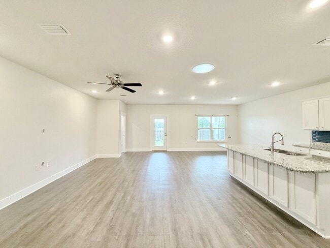 Building Photo - 4-Bedroom Craftsman-Style Home