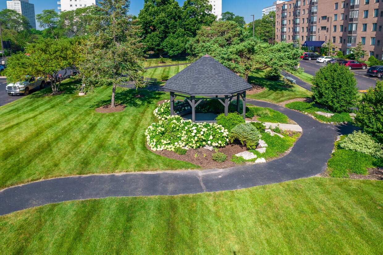 Foto principal - 637 E Woodland Park Ave