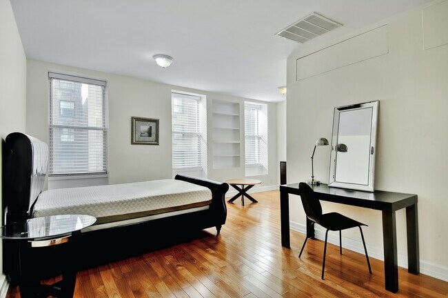 Foto del edificio - Furnished Short Term Rental.