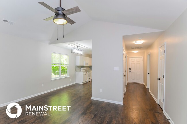 Building Photo - 4120 Lake Rd