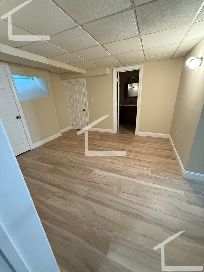 Building Photo - HUge 5 bed in Brooklinje