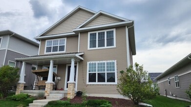 Building Photo - 9359 Highland Gate Way