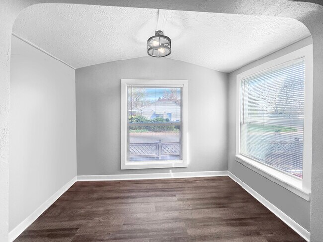Building Photo - Charming 6 beds 2 baths in Denver!