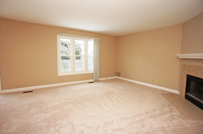 Building Photo - 1466 Hazelwood Ct
