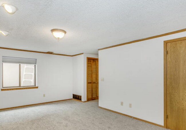 Foto del edificio - 142 E. Wood