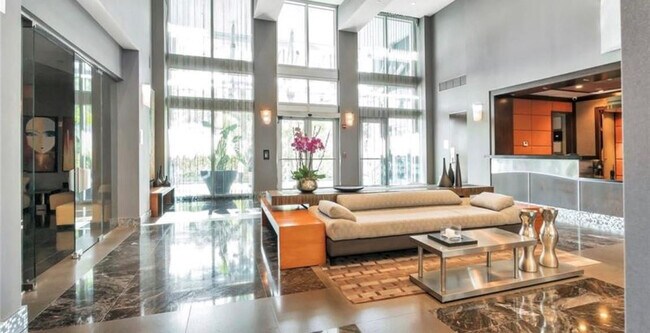 Foto del edificio - 9401 Collins Ave