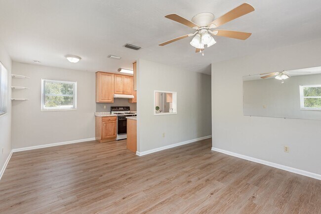 Building Photo - 2300 CRUBO AVE