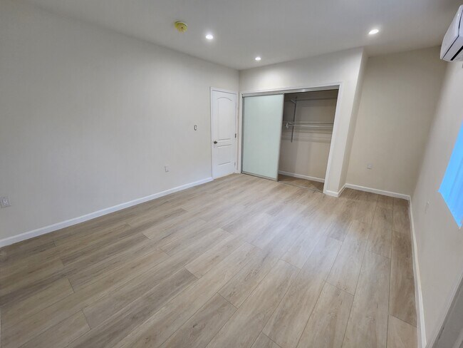Foto del edificio - 5131 Topanga Canyon Blvd