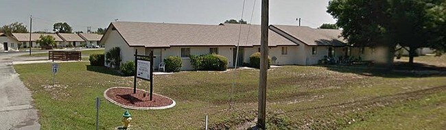 Building Photo - 2929 Villa Rd