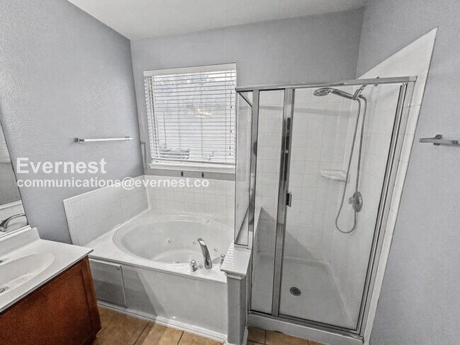 Foto del edificio - 188 Oxford Dr