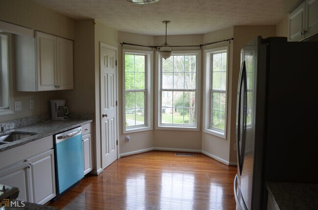 Foto del edificio - 2632 Abbotts Glen Dr NW