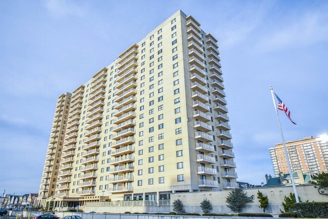 Building Photo - 5000 Boardwalk