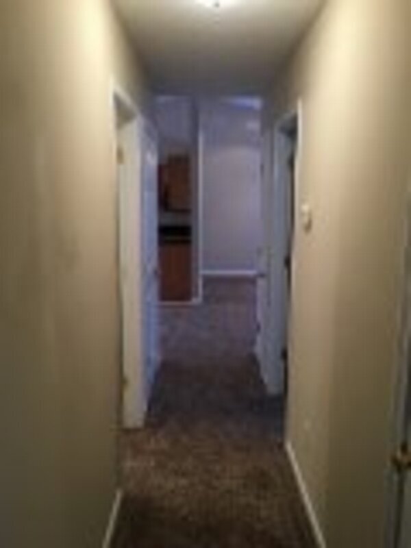 Foto del edificio - 8813 Wisdom Ln