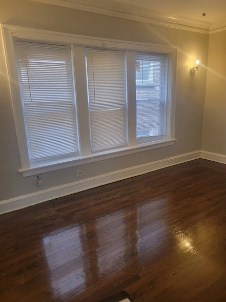 Foto del edificio - 7918 S Essex Ave