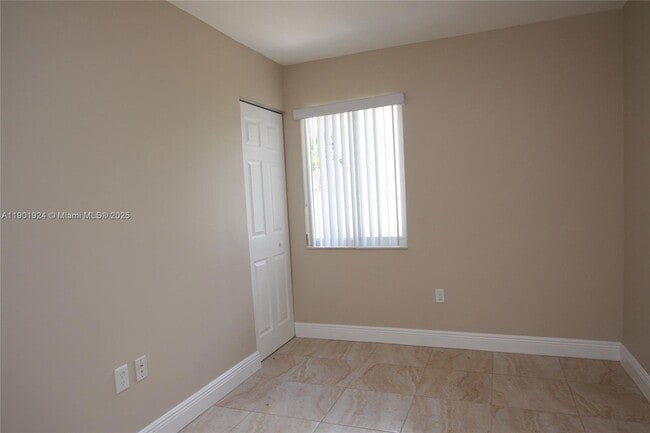 Foto del edificio - 479 NW 19th St