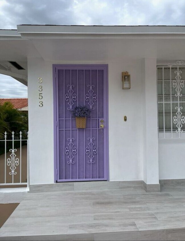 Foto del edificio - 3353 SW 26th St