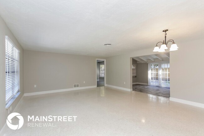 Foto del edificio - 2175 Gentian Rd