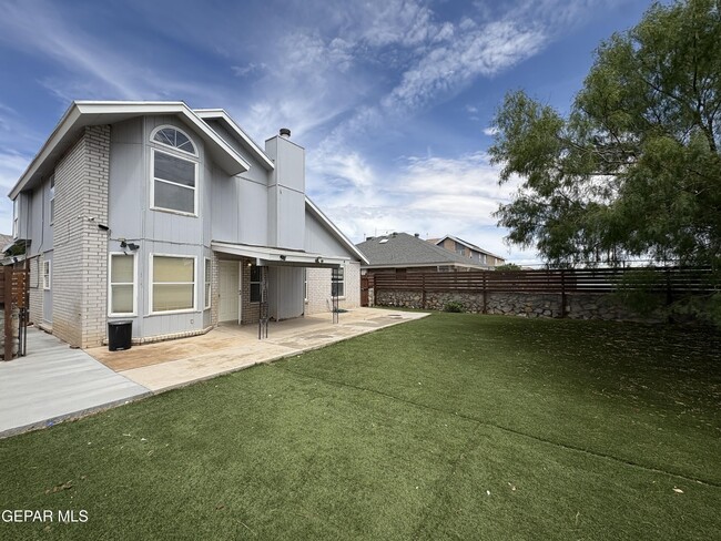 Building Photo - 11120 Loma De Color Dr
