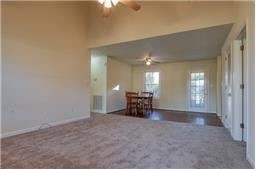 Foto del edificio - 3 br, 2 bath House - 925 Laurie Lane
