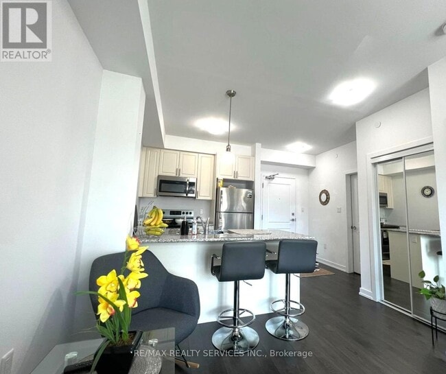 Building Photo - 125 Shoreview Pl