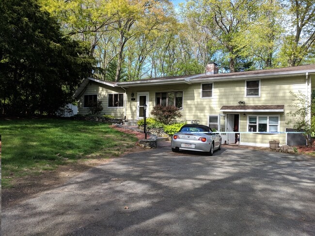 Building Photo - 83 Locust St