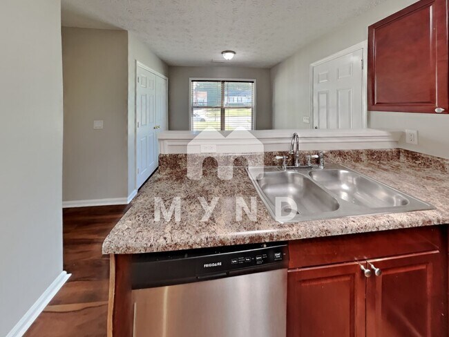 Building Photo - 3259 Pawnee Dr