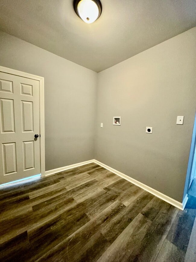 Building Photo - Anika Homes 4 Bedroom