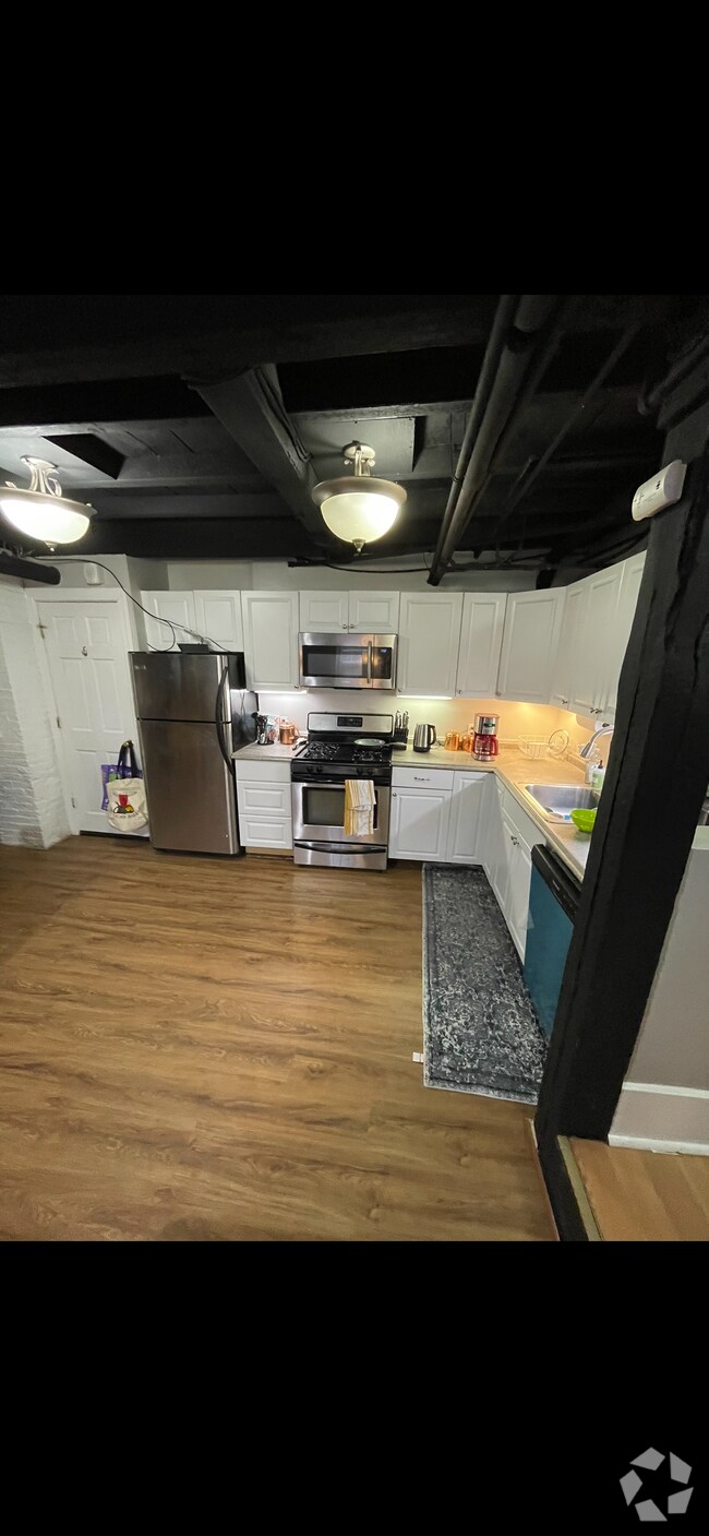 Building Photo - 7 Champney Pl
