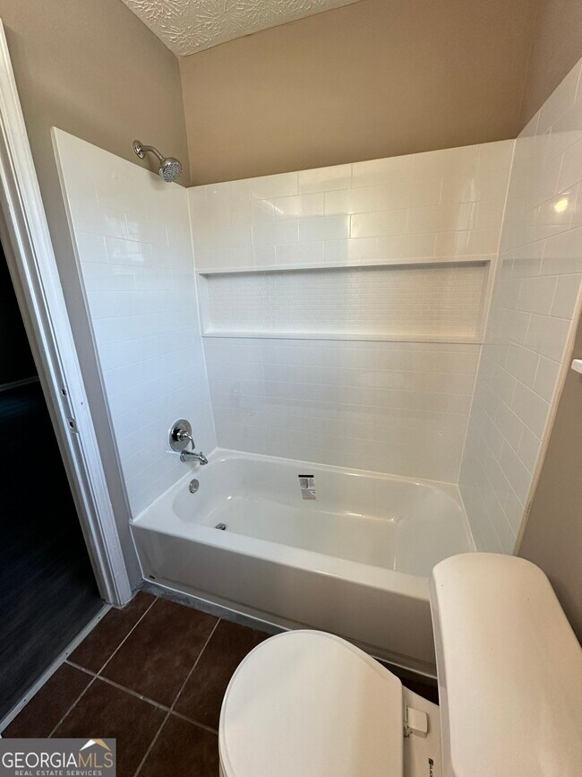 Building Photo - 4708 Lois Dr