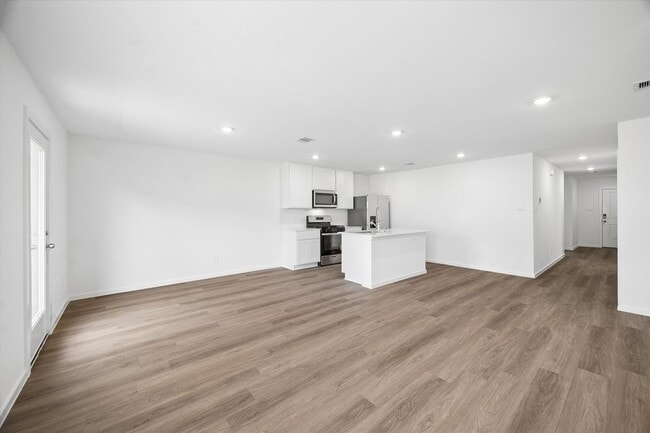 Foto del edificio - Brand New Single-Story Home with Functional Layout and Easy Commuter Access