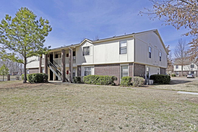 Building Photo - 701 N 24th St