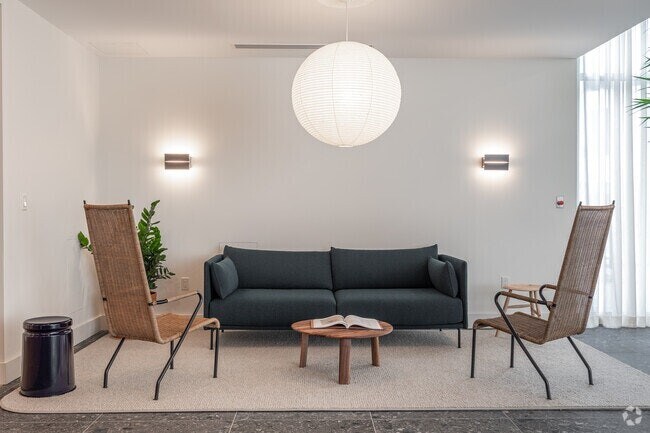 Foto del edificio - 132 Yale Avenue, Unit 113
