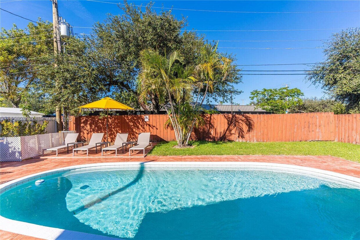 Foto principal - 7711 Atlanta St