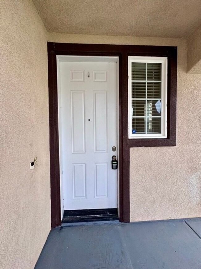 Foto del edificio - 4 Bedroom Menifee home on Menifee Lakes Go...