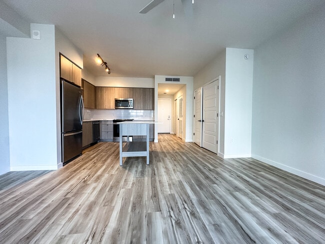 Building Photo - 567 SW 3rd St