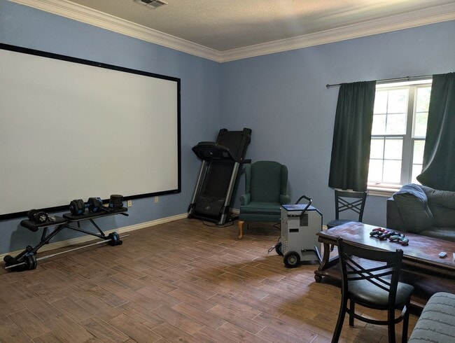 Building Photo - Spacious 4BR Homestead in Norman (5 Acres)