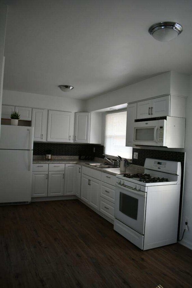 Foto del edificio - 2100 Gideon Ave