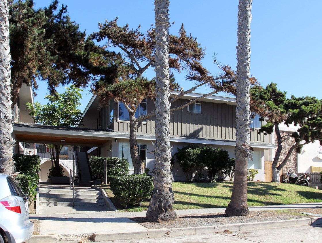 Building Photo - 4882-4896 Santa Cruz Ave