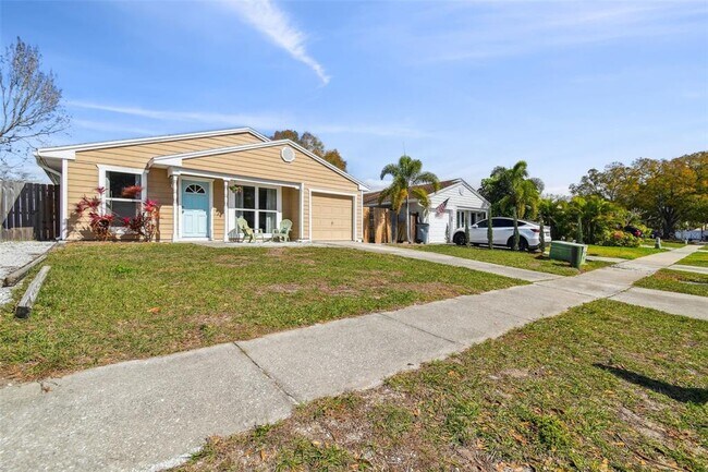 Building Photo - 2803 Northcote Dr