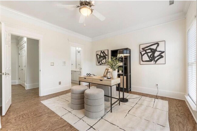 Foto del edificio - 802 Clifton Heights Ln NE