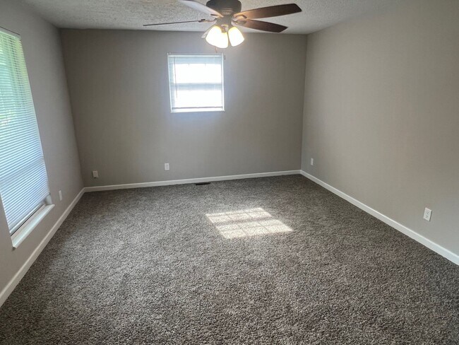Foto del edificio - Updated 3 bed 1 bath home - Available Now