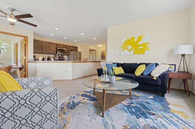 Sala de estar de los apartamentos Saddlebrook - Saddle Brook Apartments