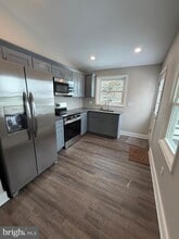 Building Photo - 41 W Reliance Rd